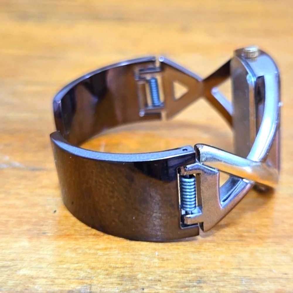 Vivani Cuff Bracelet Watch - Picture 6 of 6